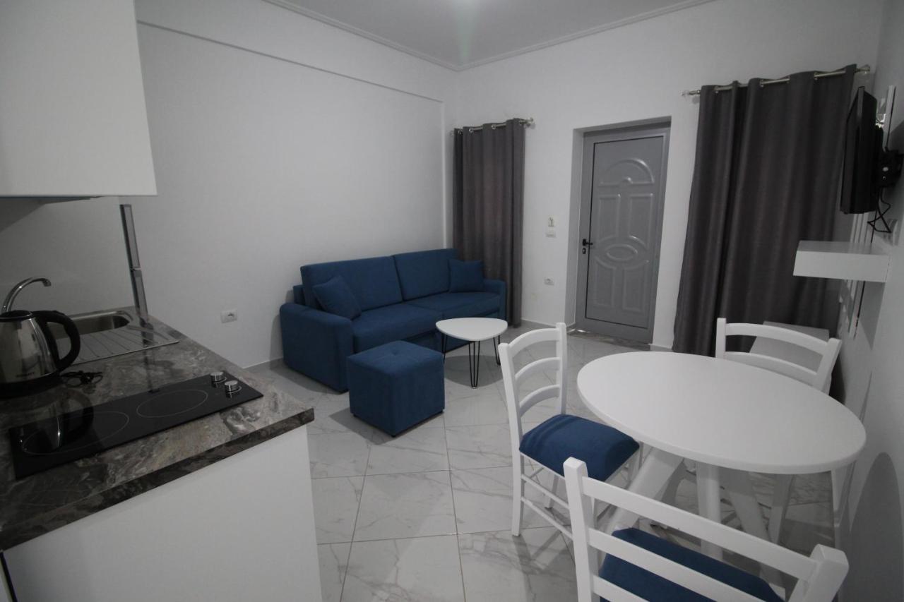 Sky Apartments ساراندا المظهر الخارجي الصورة
