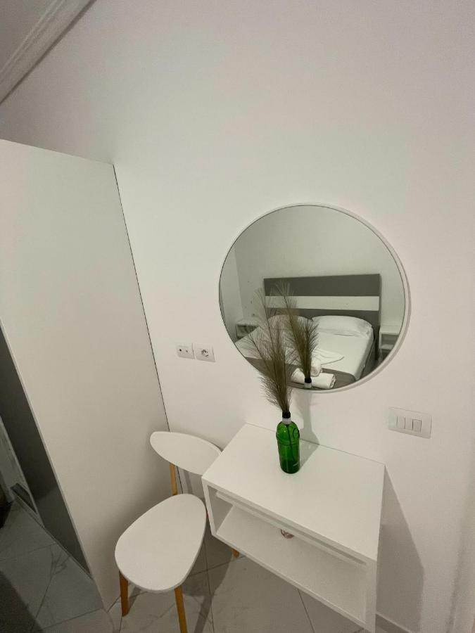 Sky Apartments ساراندا المظهر الخارجي الصورة