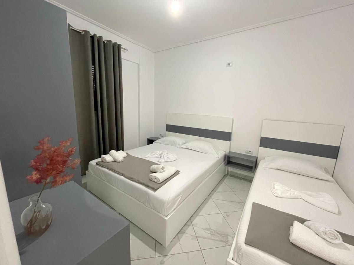 Sky Apartments ساراندا المظهر الخارجي الصورة