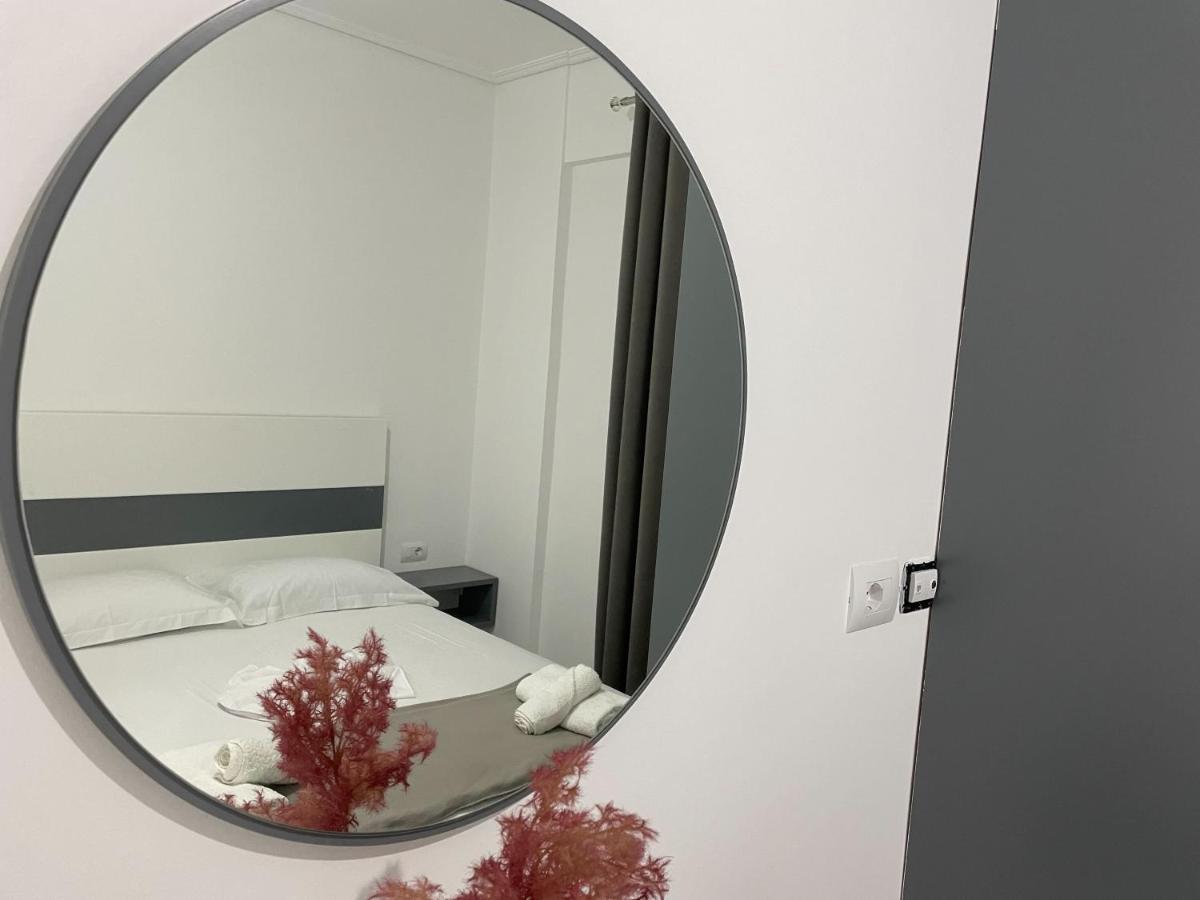 Sky Apartments ساراندا المظهر الخارجي الصورة