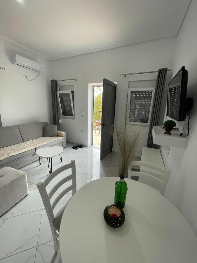 Sky Apartments ساراندا المظهر الخارجي الصورة