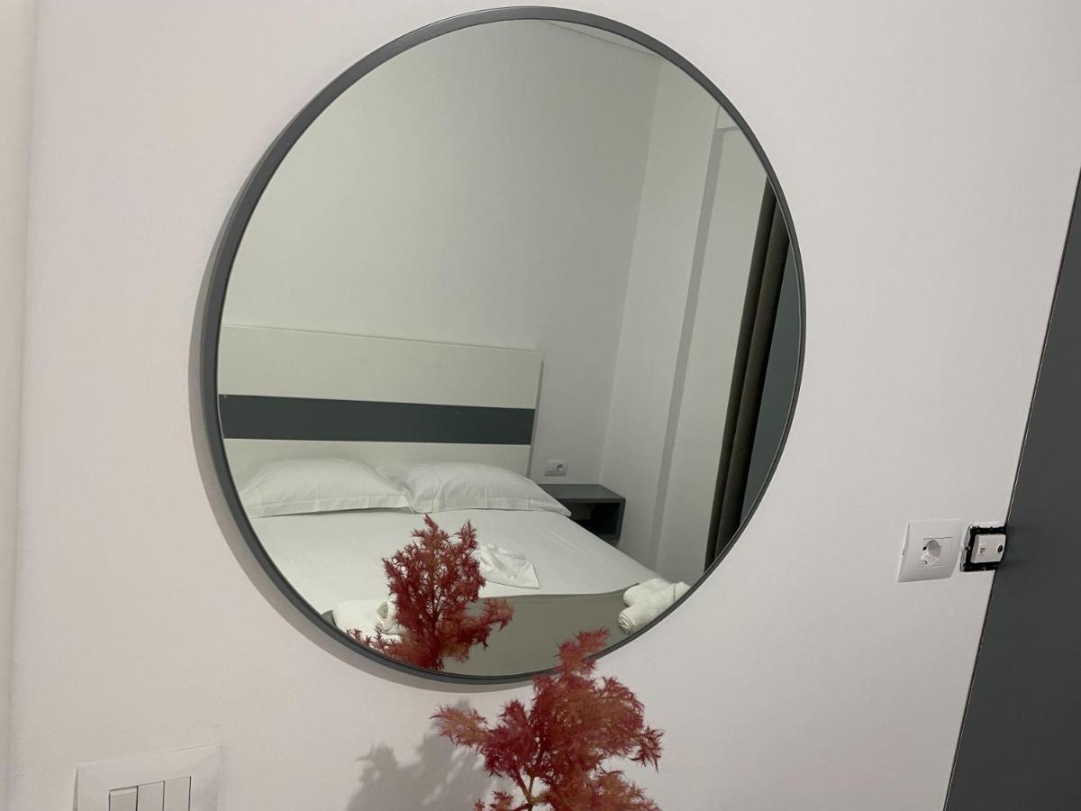 Sky Apartments ساراندا المظهر الخارجي الصورة